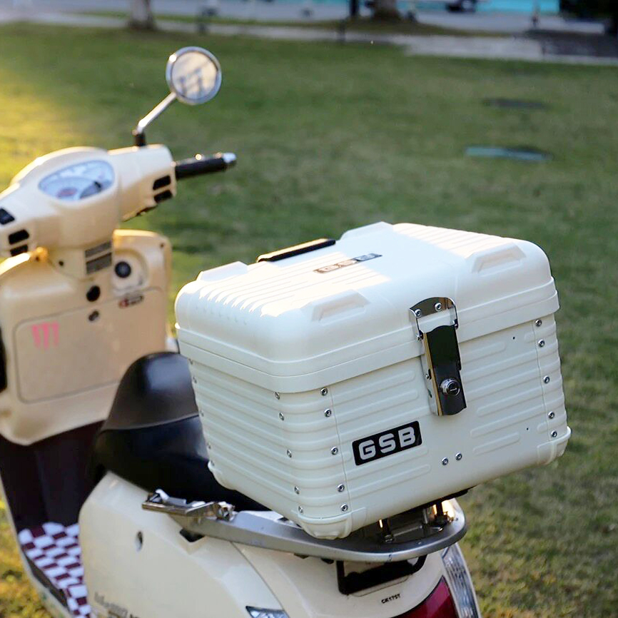 Scooter Helmet Set - กล่องเก็บสัมภาระท้ายรถมอเตอร์ไซค์ 47 ลิตร สำหรับเก็บหมวกกันน็อค