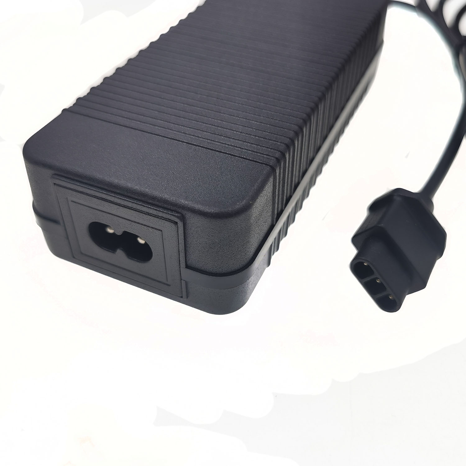 สกู๊ตเตอร์ไฟฟ้าจักรยานไฟฟ้า53. - Electric Scooter Charger บทวิจารณ์และราคา
